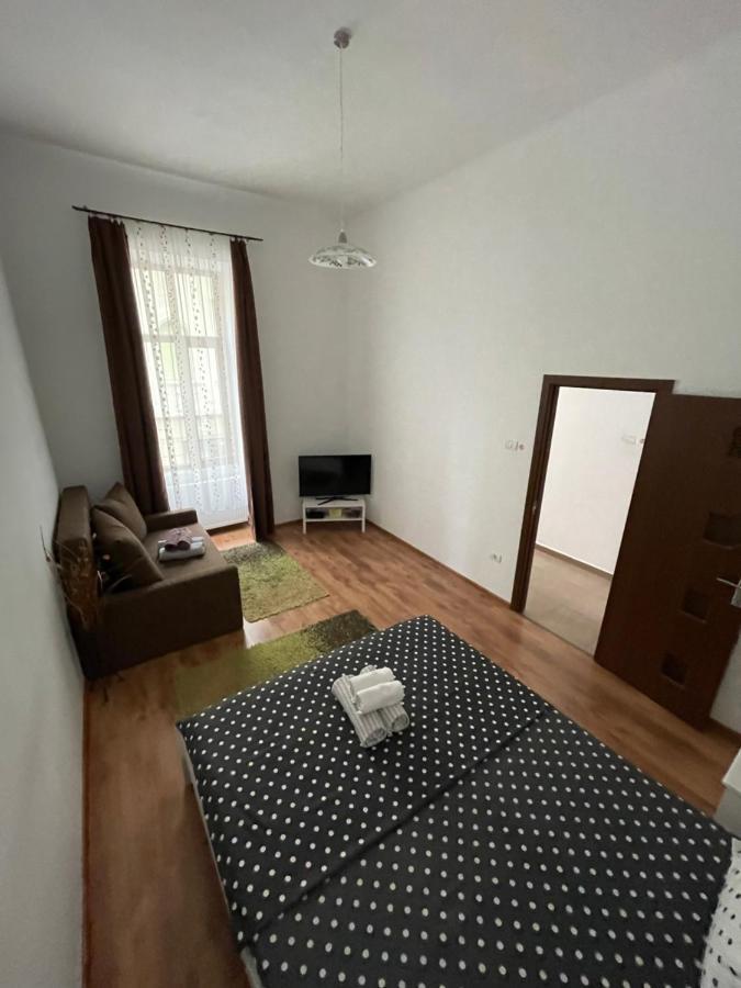 Poppys Apartment อาราด ภายนอก รูปภาพ