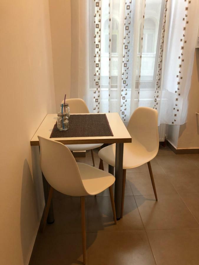 Poppys Apartment อาราด ภายนอก รูปภาพ
