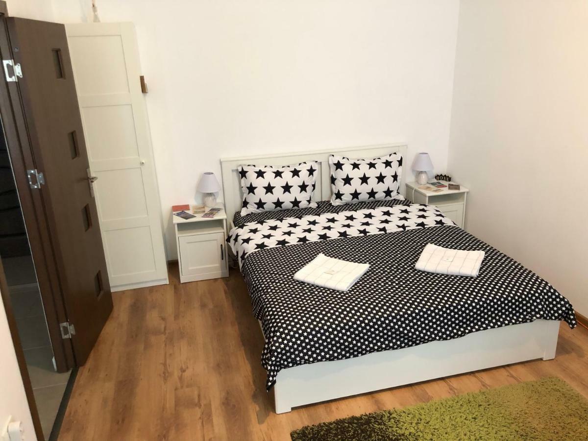 Poppys Apartment อาราด ภายนอก รูปภาพ