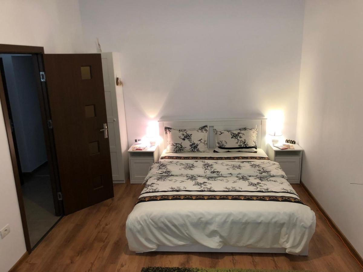 Poppys Apartment อาราด ภายนอก รูปภาพ